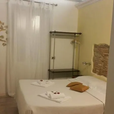 Navona First بيت ضيافة 4*