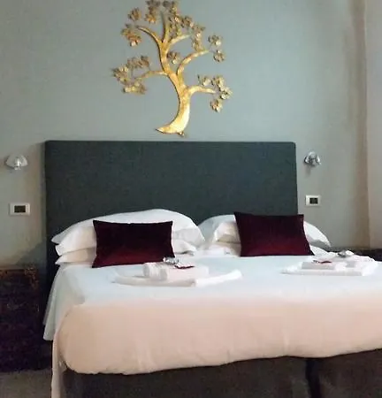 招待所 纳沃纳第一客房旅馆 4*